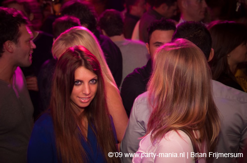 090110_016_square_partymania