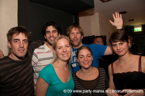 090110_020_square_partymania