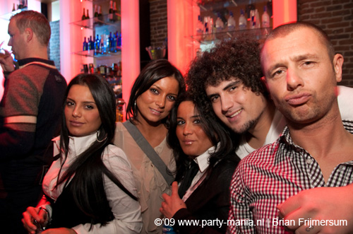 090110_029_square_partymania