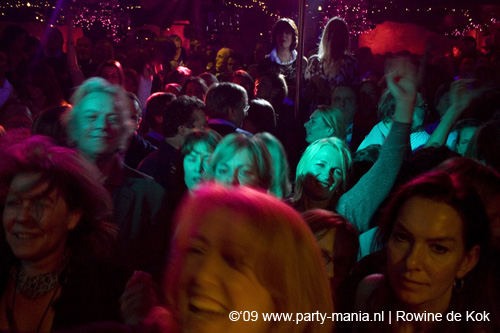 090110_025_westwood_partymania
