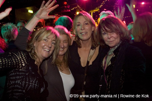 090110_029_westwood_partymania