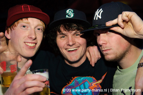 090123_025_poptrash_partymania