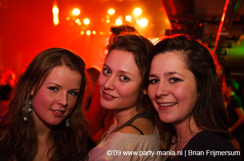 090123_040_poptrash_partymania