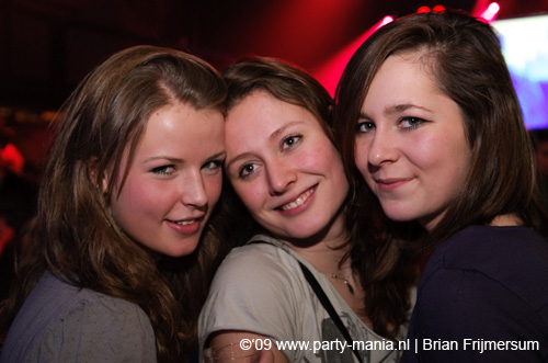 090123_041_poptrash_partymania