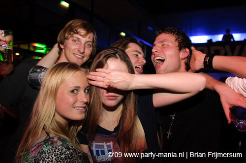 090123_061_poptrash_partymania