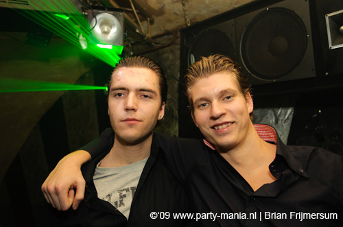 090124_012_benjeminimal_partymania