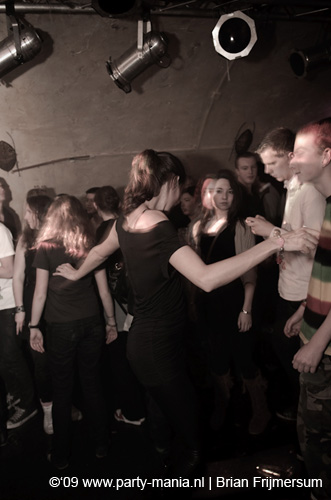 090124_013_benjeminimal_partymania
