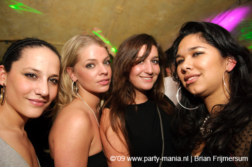 090124_041_benjeminimal_partymania