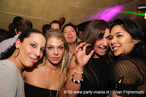 090124_042_benjeminimal_partymania