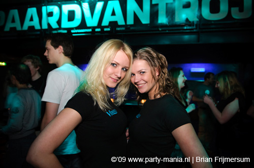 090130_005_streamers_partymania