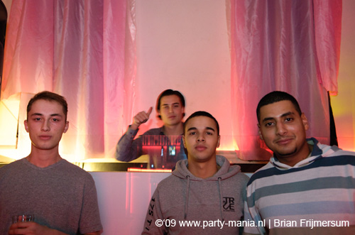 090206_00_le_paris_partymania