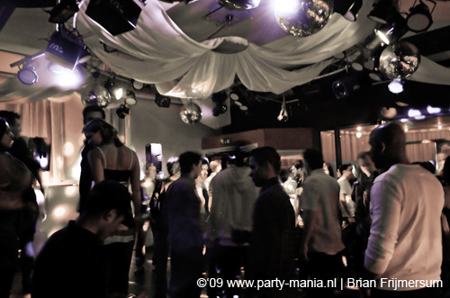 090206_24_le_paris_partymania