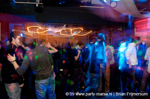 090206_38_le_paris_partymania