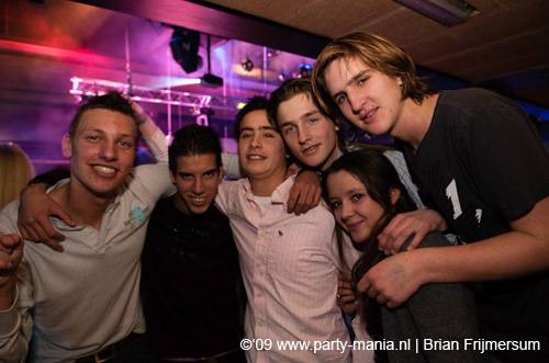 090214_030_los_partymania