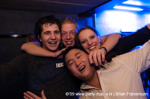 090214_033_los_partymania