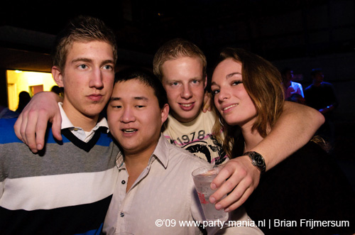 090214_042_los_partymania