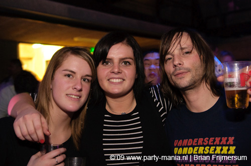 090214_043_los_partymania