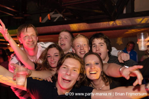 090214_049_los_partymania