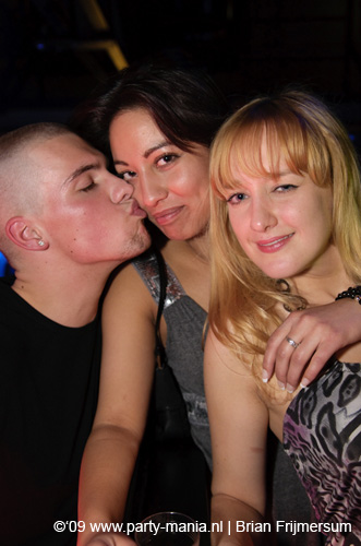 090214_059_los_partymania