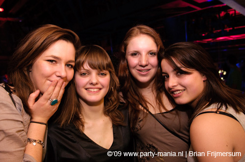 090214_068_los_partymania