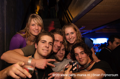 090214_091_los_partymania