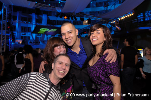 090220_057_connected_partymania