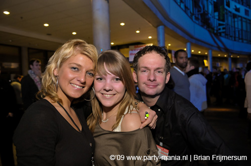 090220_067_connected_partymania
