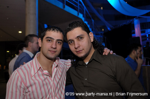 090220_078_connected_partymania