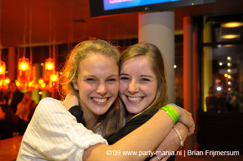 090220_080_connected_partymania