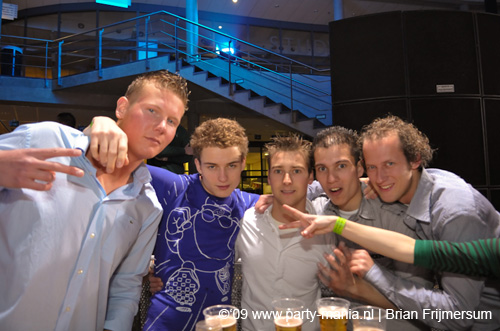 090220_089_connected_partymania
