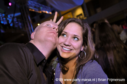 090220_093_connected_partymania