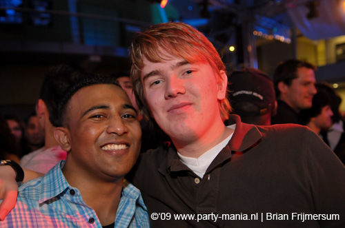 090220_099_connected_partymania