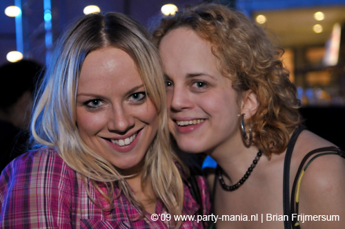 090220_180_connected_partymania