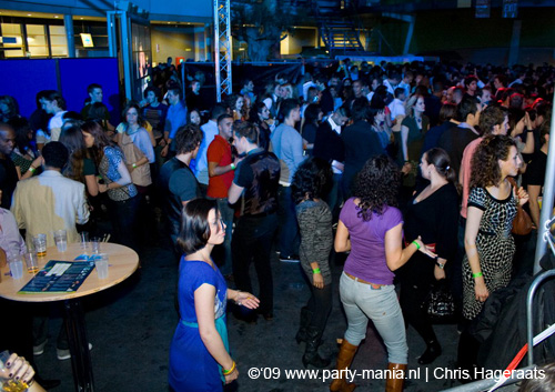 090220_070_connected_partymania