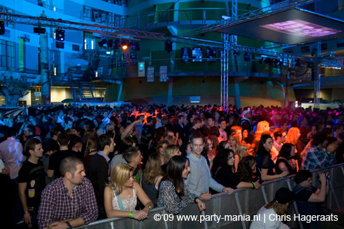 090220_074_connected_partymania