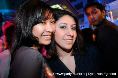 090220_034_connected_partymania