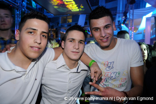 090220_036_connected_partymania