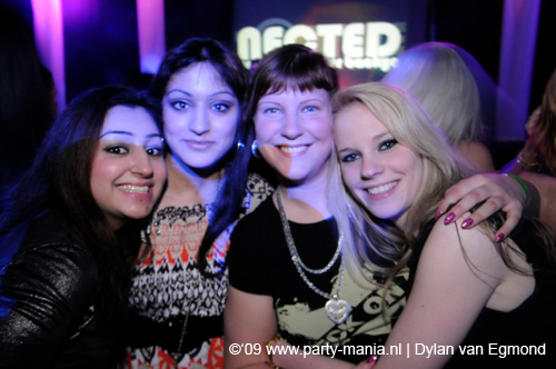 090220_037_connected_partymania