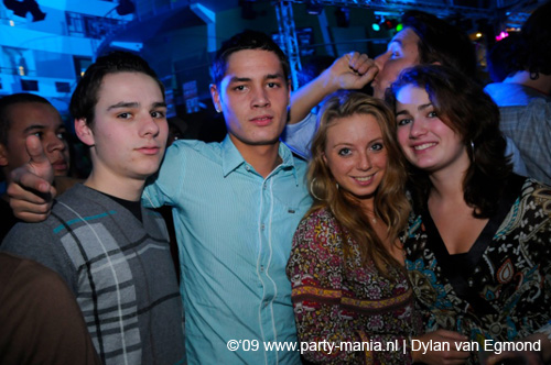 090220_041_connected_partymania
