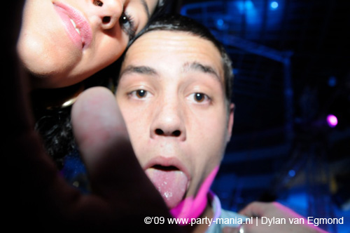 090220_043_connected_partymania