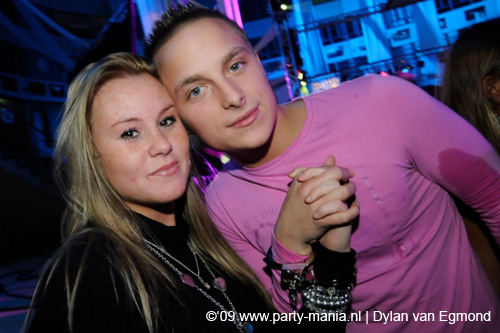 090220_044_connected_partymania