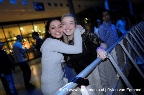 090220_045_connected_partymania