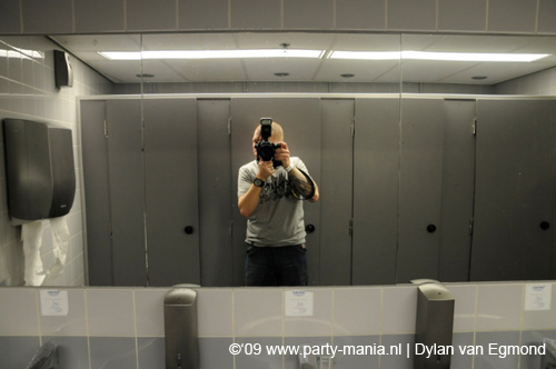 090220_053_connected_partymania