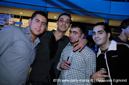 090220_056_connected_partymania