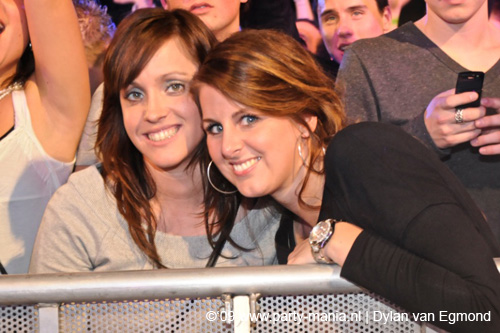 090220_067_connected_partymania