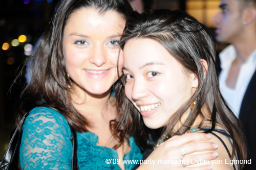090220_089_connected_partymania