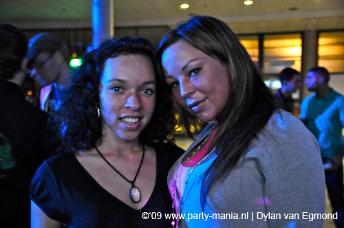 090220_091_connected_partymania