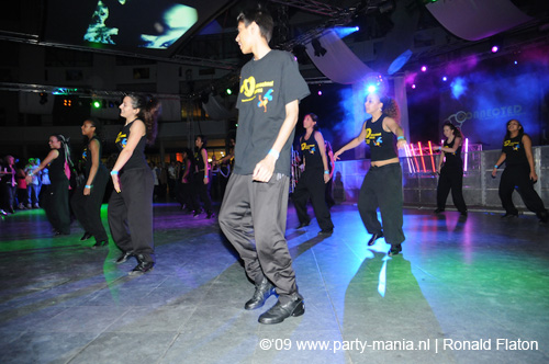 090220_026_connected_partymania