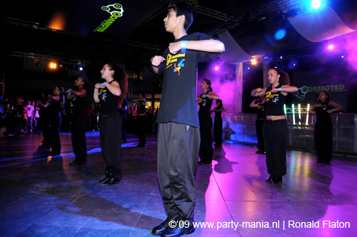 090220_029_connected_partymania