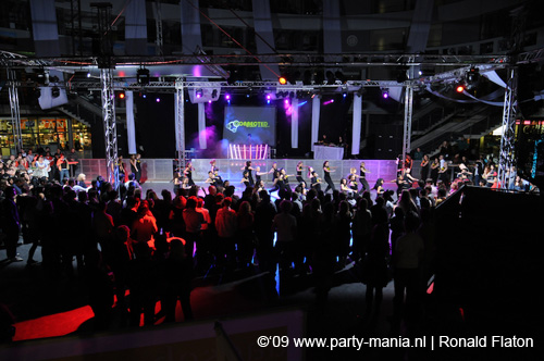090220_030_connected_partymania